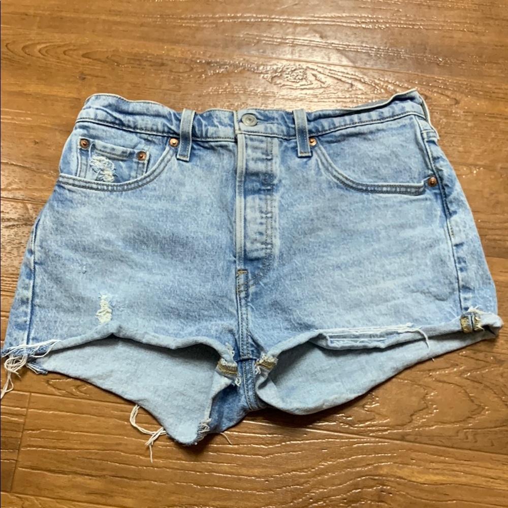Levi’s Light Wash Denim Shorts